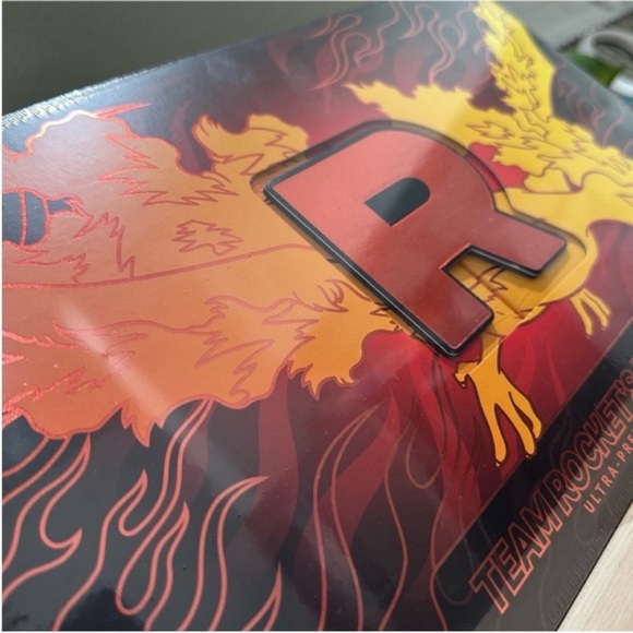 New! Pokémon TCG Team Rocket’s Moltres ex Ultra-Premium Collection - Picture 5 of 8